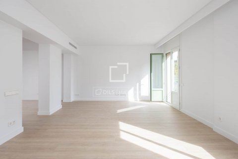 Купить квартиру в Барселона, Испания с 5 спален, 134м², № 8663 - фото 2