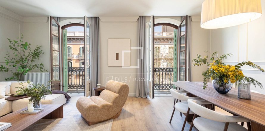 4 bedrooms apartment for sale in Barcelona, Catalonia, Spain № 4149