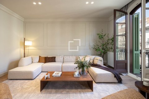 4 bedrooms apartment for sale in Barcelona, Catalonia, Spain № 4149 - photo 6