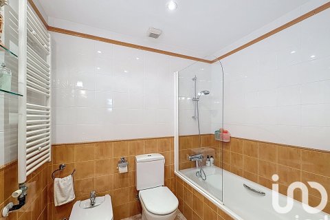 Сasa de 5 dormitorios en venta en Pineda de Mar, Barcelona, Cataluña, Spain № 4871 - foto 25