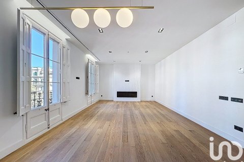 4 bedrooms apartment for sale in Barcelona, Catalonia, Spain № 4914 - photo 5
