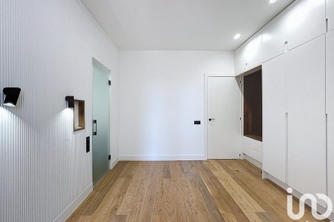 4 bedrooms apartment for sale in Barcelona, Catalonia, Spain № 4914 - photo 16