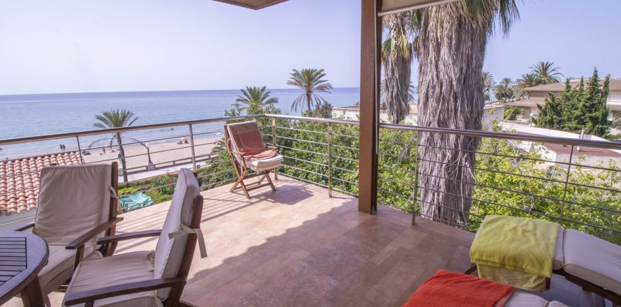 8 bedrooms house for sale in Coma-Ruga, Tarragona, Catalonia, Spain № 1736