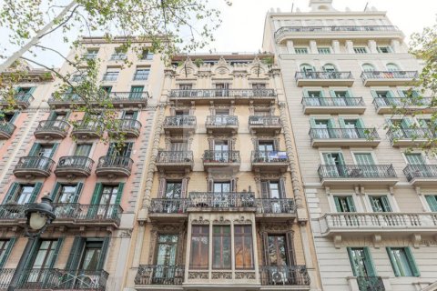 580 sq.m. commercial property for sale in Ciutat Vella, Barcelona, Catalonia, Spain № 4585