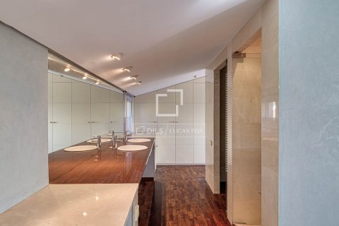 5 bedrooms villa for rent in Sant Just Desvern, Barcelona, Catalonia, Spain № 8628 - photo 17