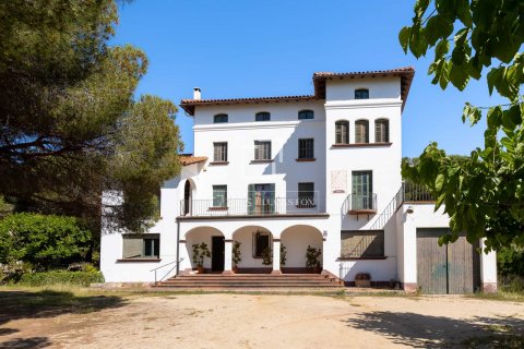 10 bedrooms finca for sale in Alella, Barcelona, Catalonia, Spain № 8629 - photo 2