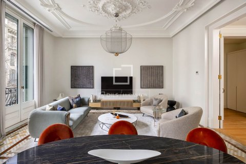 Снять в аренду квартиру в Барселона, Испания с 3 спальни, 170м², № 8626 - фото 4