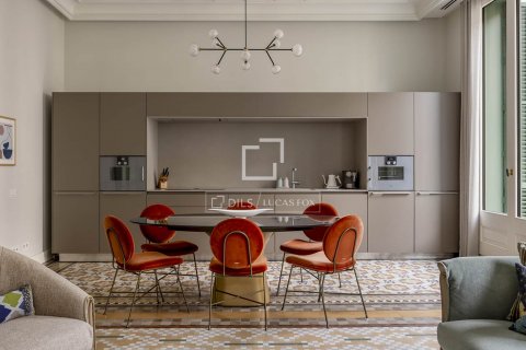Снять в аренду квартиру в Барселона, Испания с 3 спальни, 170м², № 8626 - фото 3