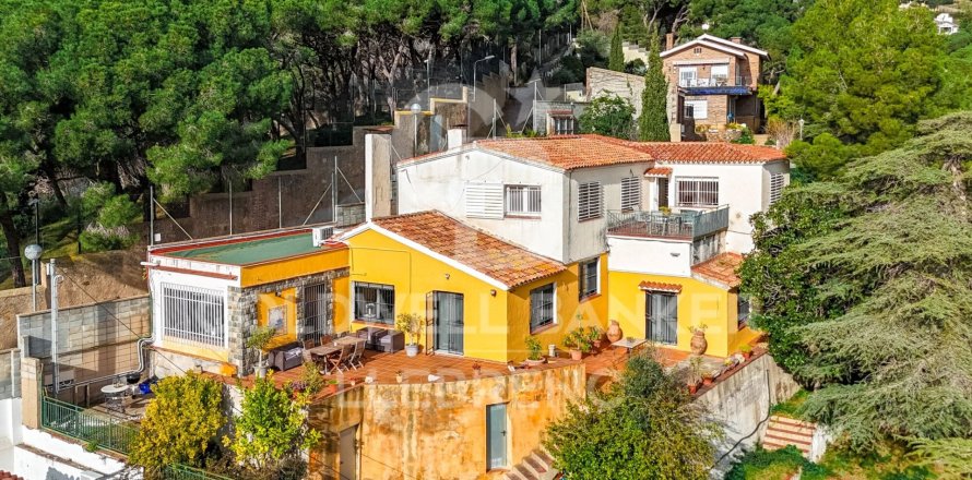 6 bedrooms house for sale in Barcelona, Catalonia, Spain № 5371