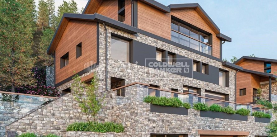 4 bedrooms villa for sale in Principado De Andorra (Ninguna Poblacion Tiene C.P.), Lleida, Catalonia, Spain № 5372