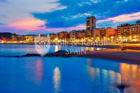3 chambres commercial property à vendre à Lloret de Mar, Girona, Catalonia, Spain № 6725