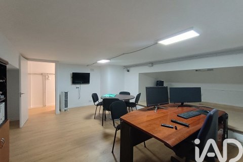 75 sq.m. commercial property for rent in Cunit, Tarragona, Catalonia, Spain № 8874 - photo 3