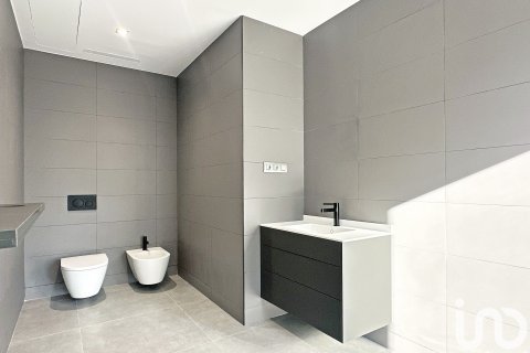 5 bedrooms house for sale in Sant Esteve Sesrovires, Barcelona, Catalonia, Spain № 7575 - photo 7