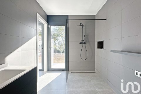 5 bedrooms house for sale in Sant Esteve Sesrovires, Barcelona, Catalonia, Spain № 7575 - photo 8