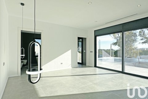 5 bedrooms house for sale in Sant Esteve Sesrovires, Barcelona, Catalonia, Spain № 7575 - photo 9