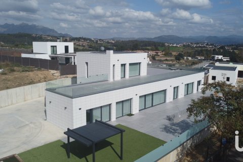 5 bedrooms house for sale in Sant Esteve Sesrovires, Barcelona, Catalonia, Spain № 7575 - photo 2