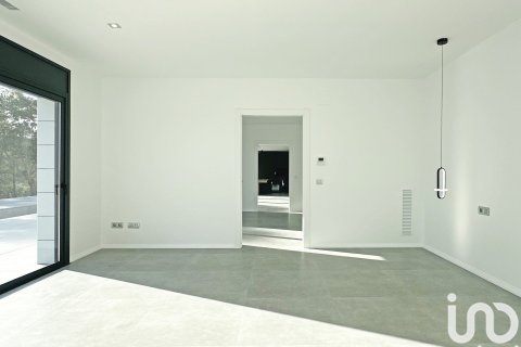 5 bedrooms house for sale in Sant Esteve Sesrovires, Barcelona, Catalonia, Spain № 7575 - photo 10