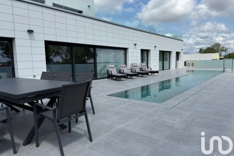 5 bedrooms house for sale in Sant Esteve Sesrovires, Barcelona, Catalonia, Spain № 7575 - photo 12