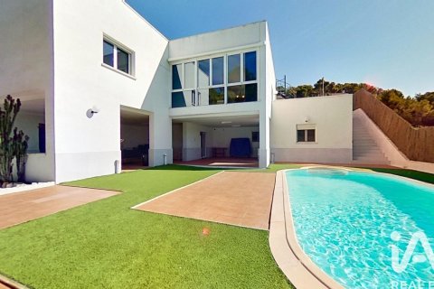 4 bedrooms house for rent in Roda de Berà, Tarragona, Catalonia, Spain № 7577 - photo 3