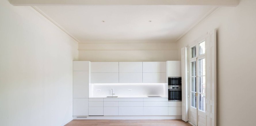 1 bedroom apartment for sale in Barcelona, Catalonia, Spain № 6335