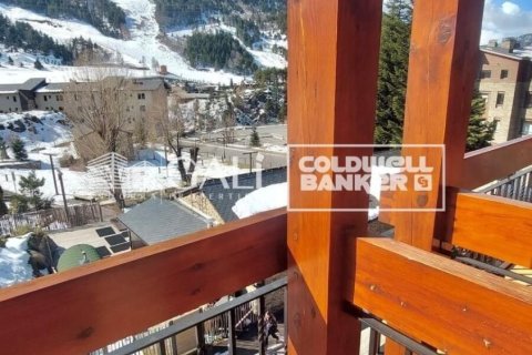 4 bedrooms penthouse for rent in Principado De Andorra (Ninguna Poblacion Tiene C.P.), Lleida, Catalonia, Spain № 5278 - photo 17