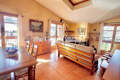 4 bedrooms penthouse for rent in Principado De Andorra (Ninguna Poblacion Tiene C.P.), Lleida, Catalonia, Spain № 5278 - photo 2