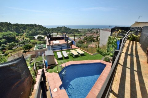 3 bedrooms house for sale in Pineda de Mar, Barcelona, Catalonia, Spain № 2670 - photo 2