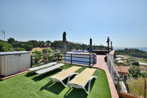 3 bedrooms house for sale in Pineda de Mar, Barcelona, Catalonia, Spain № 2670