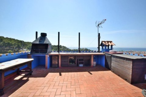 Сasa de 3 dormitorios en venta en Pineda de Mar, Barcelona, Cataluña, Spain № 2669 - foto 8