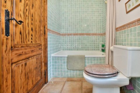 Сasa de 3 dormitorios en venta en Pineda de Mar, Barcelona, Cataluña, Spain № 2669 - foto 19