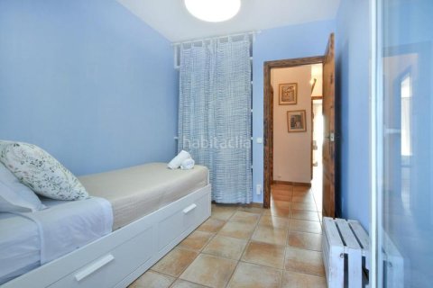 Сasa de 3 dormitorios en venta en Pineda de Mar, Barcelona, Cataluña, Spain № 2669 - foto 27