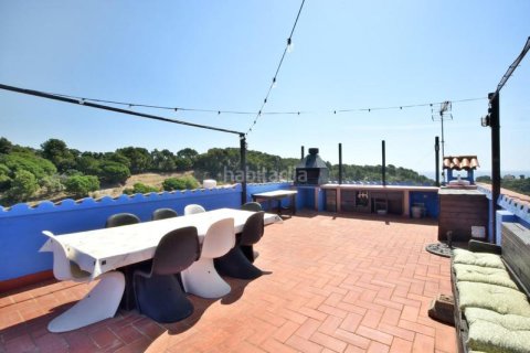 Сasa de 3 dormitorios en venta en Pineda de Mar, Barcelona, Cataluña, Spain № 2669 - foto 9