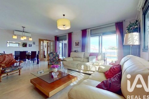 4 bedrooms apartment for sale in El Vendrell, Tarragona, Catalonia, Spain № 4742 - photo 6