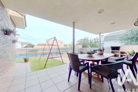 4 bedrooms apartment for sale in El Vendrell, Tarragona, Catalonia, Spain № 4742 - photo 4