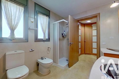 4 bedrooms apartment for sale in El Vendrell, Tarragona, Catalonia, Spain № 4742 - photo 16