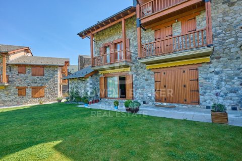 Сasa de 5 dormitorios en venta en Bellver de Cerdanya, Lérida, Cataluña, Spain № 7708 - foto 13