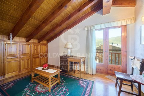 Сasa de 5 dormitorios en venta en Bellver de Cerdanya, Lérida, Cataluña, Spain № 7708 - foto 15