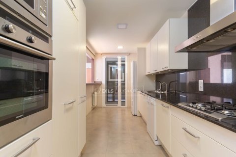 Купить квартиру в Сан-Жуст-Десверн, Испания с 3 спальни, 137м², № 4038 - фото 14