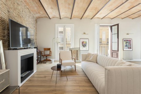 2 bedrooms apartment for sale in Barcelona, Catalonia, Spain № 1798 - photo 2