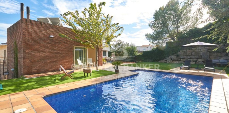 6 bedrooms house for sale in Sant Cugat Del Valles, Barcelona, Catalonia, Spain № 5760