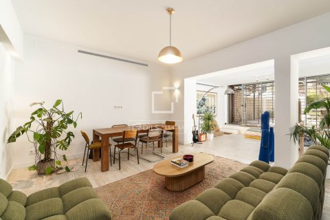 3 bedrooms apartment for sale in Barcelona, Catalonia, Spain № 3971