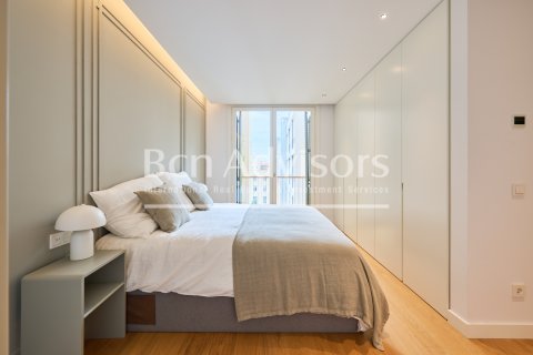 Apartamento de 2 dormitorios en venta en Barcelona, Cataluña, Spain № 2855 - foto 16