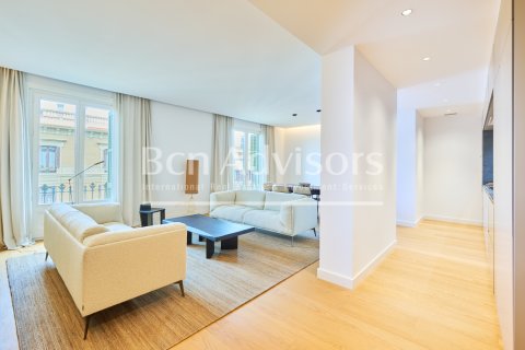 Apartamento de 2 dormitorios en venta en Barcelona, Cataluña, Spain № 2855 - foto 2