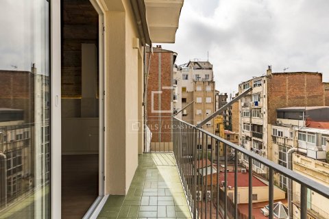 3 bedrooms apartment for sale in Barcelona, Catalonia, Spain № 4179 - photo 5