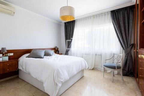 Villa de 6 dormitorios en venta en Alella, Barcelona, Cataluña, Spain № 8792 - foto 27