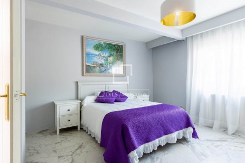 Villa de 6 dormitorios en venta en Alella, Barcelona, Cataluña, Spain № 8792 - foto 30