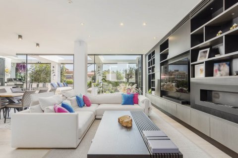 5 bedrooms penthouse for sale in Barcelona, Catalonia, Spain № 8793 - photo 4