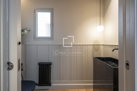 4 bedrooms apartment for sale in Barcelona, Catalonia, Spain № 8788 - photo 18