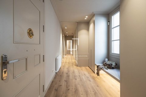 4 bedrooms apartment for sale in Barcelona, Catalonia, Spain № 8788 - photo 19