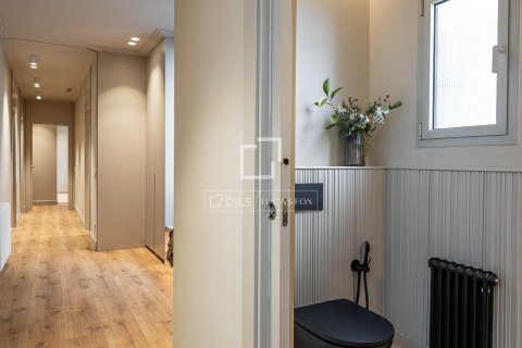 4 bedrooms apartment for sale in Barcelona, Catalonia, Spain № 8788 - photo 17